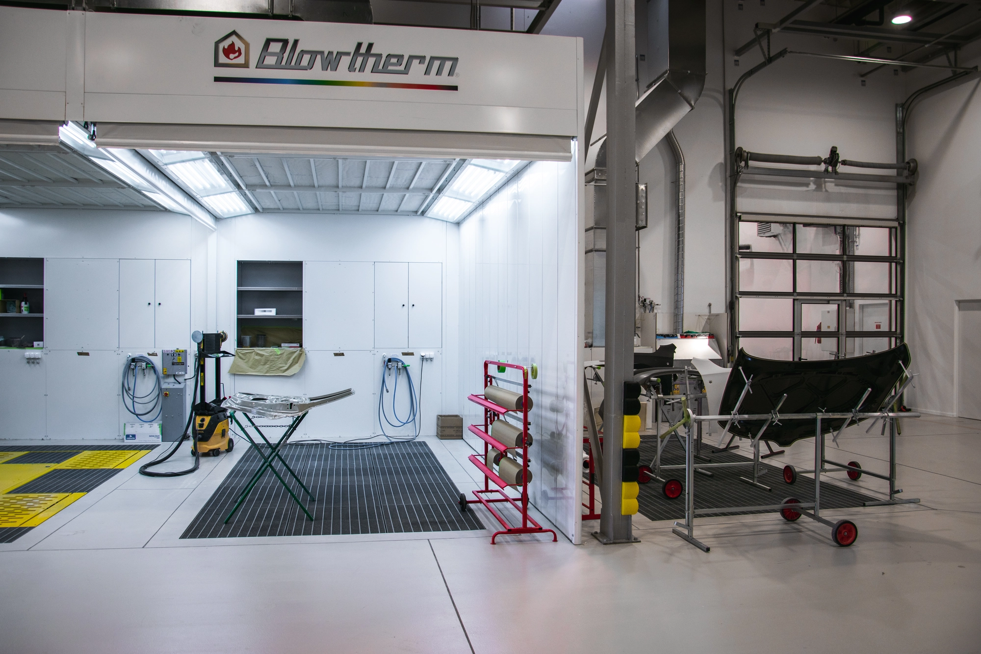 Komplett karosszéria fényező műhely