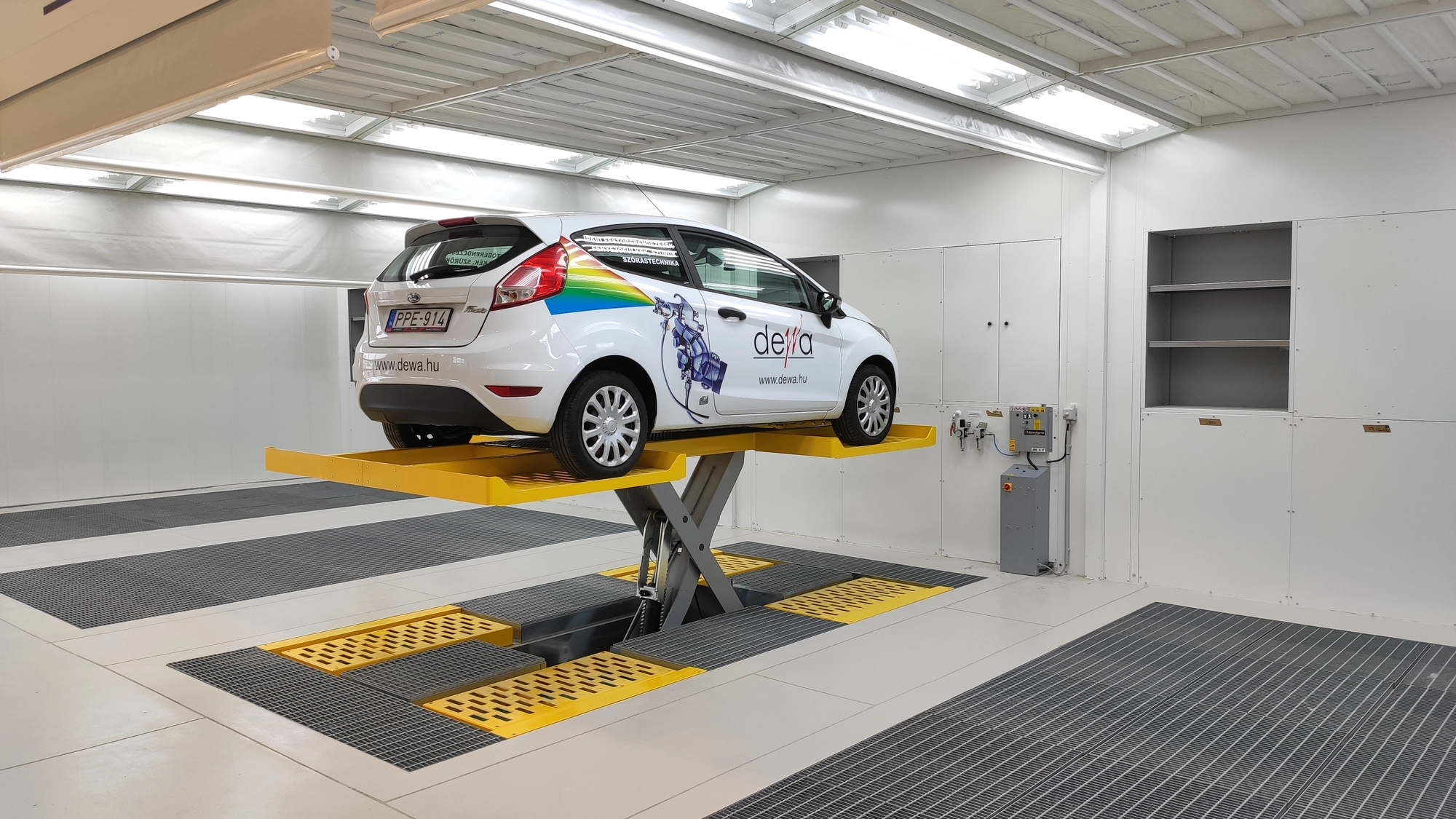 Komplett karosszéria fényező műhely