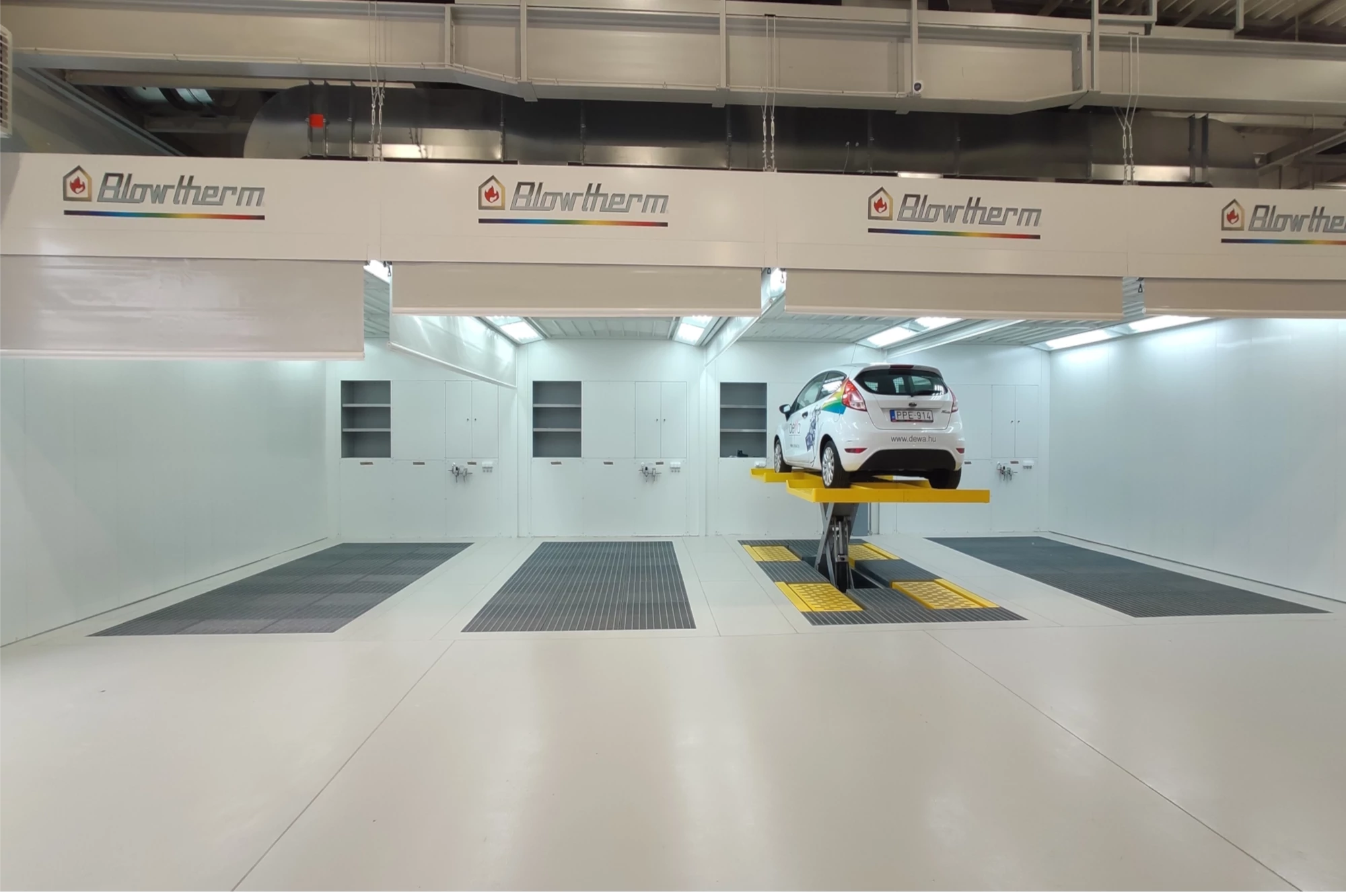 Komplett karosszéria fényező műhely